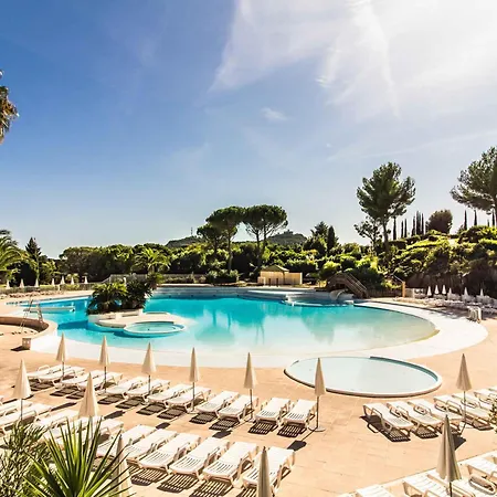 2 Pieces Avec Piscine Et Parking - Fr-1-504-663 * Saint-Raphael (Var)